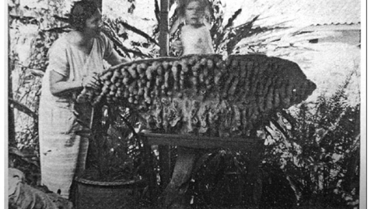 Poterion met vrouw en dochter Van Heurn