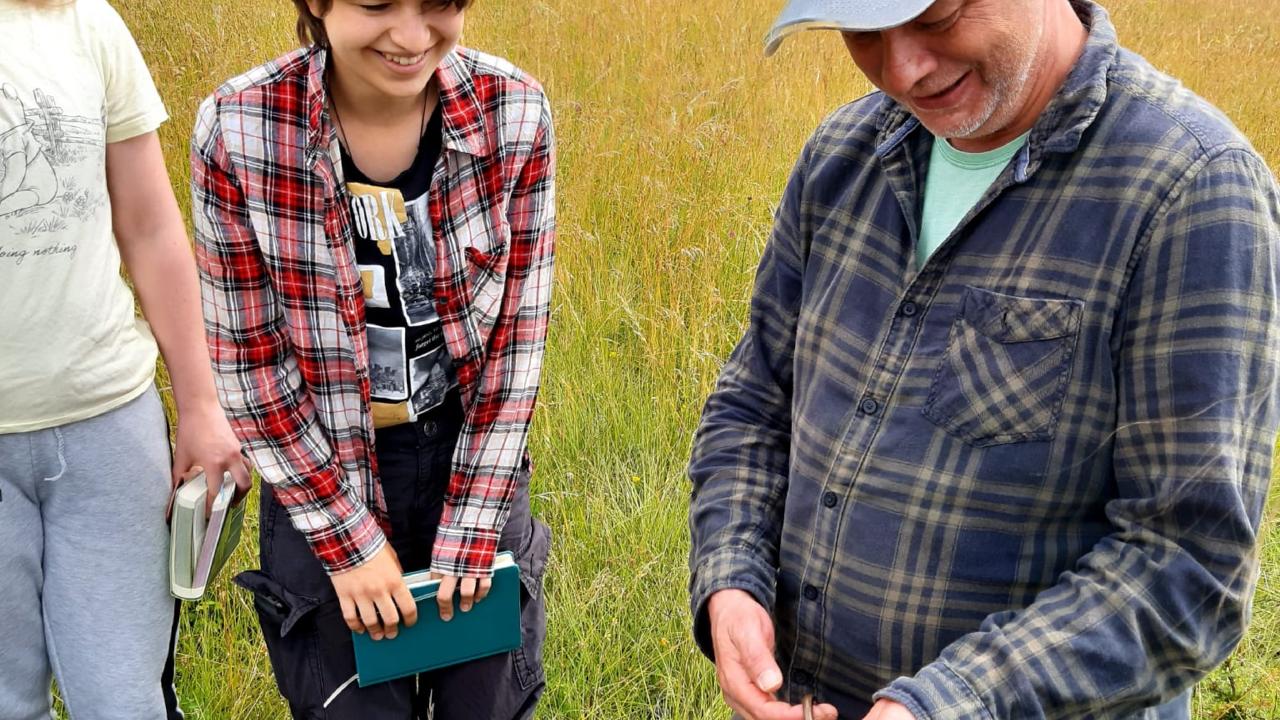 Ingo demonstrating a slow worm at Roodborn, Limburg