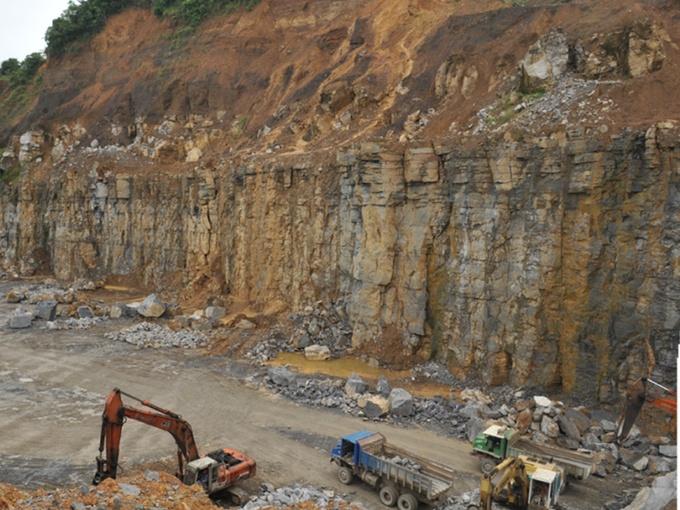 Cenozoic fossil record of coral reefs